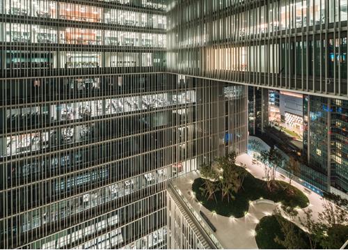 가든즈 11층 야경. 사진제공=현대건설